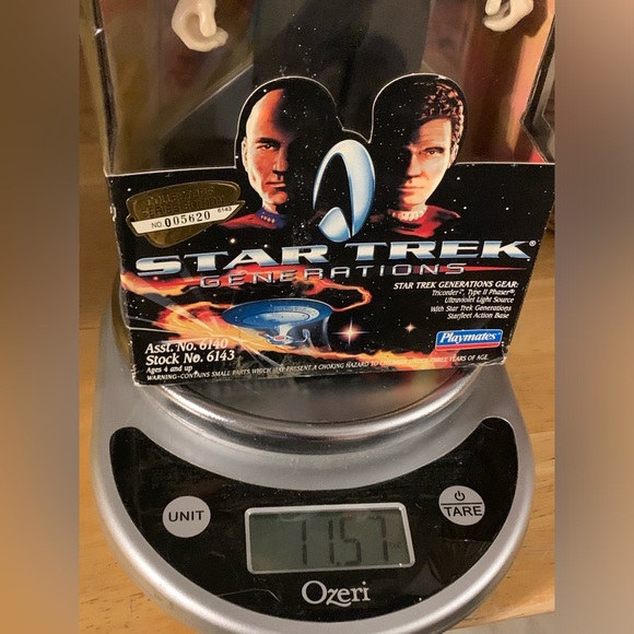 Star Trek Generations Doll - Picture 8 of 8